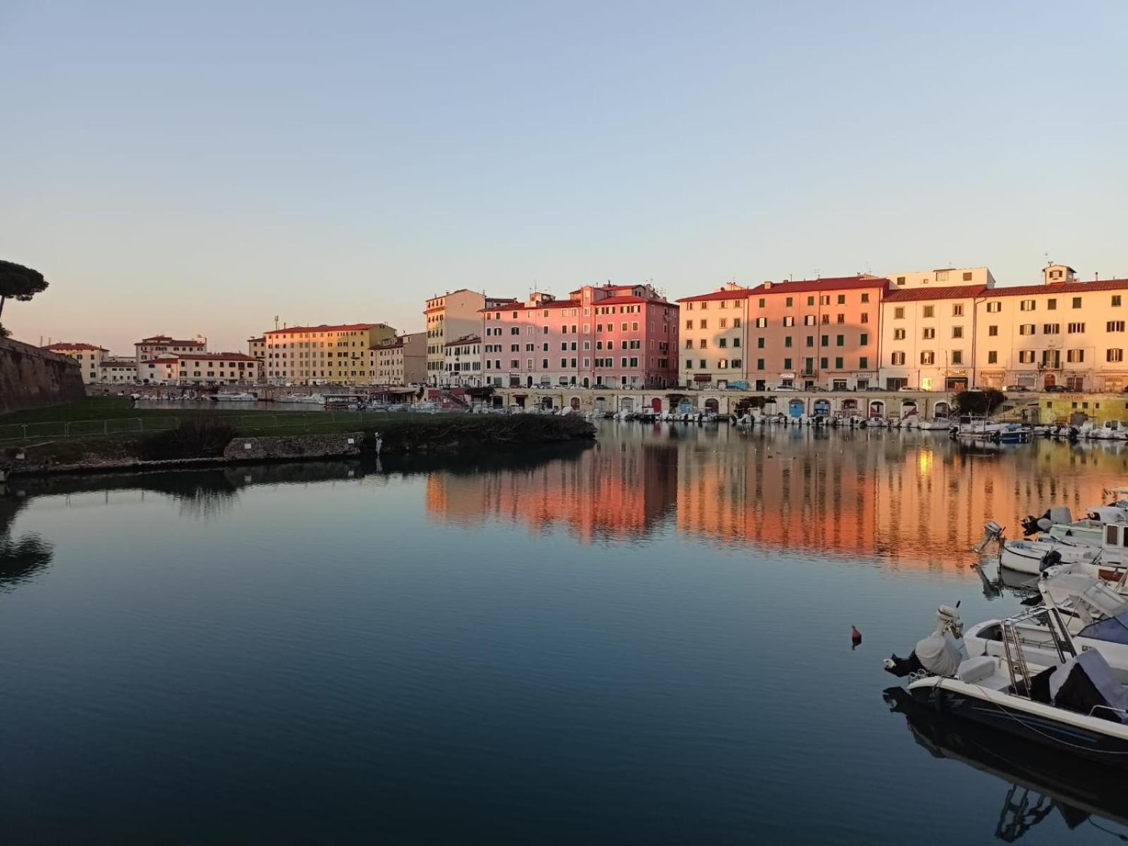 Grande 155 Guest House Tuscany Livorno Bagian luar foto